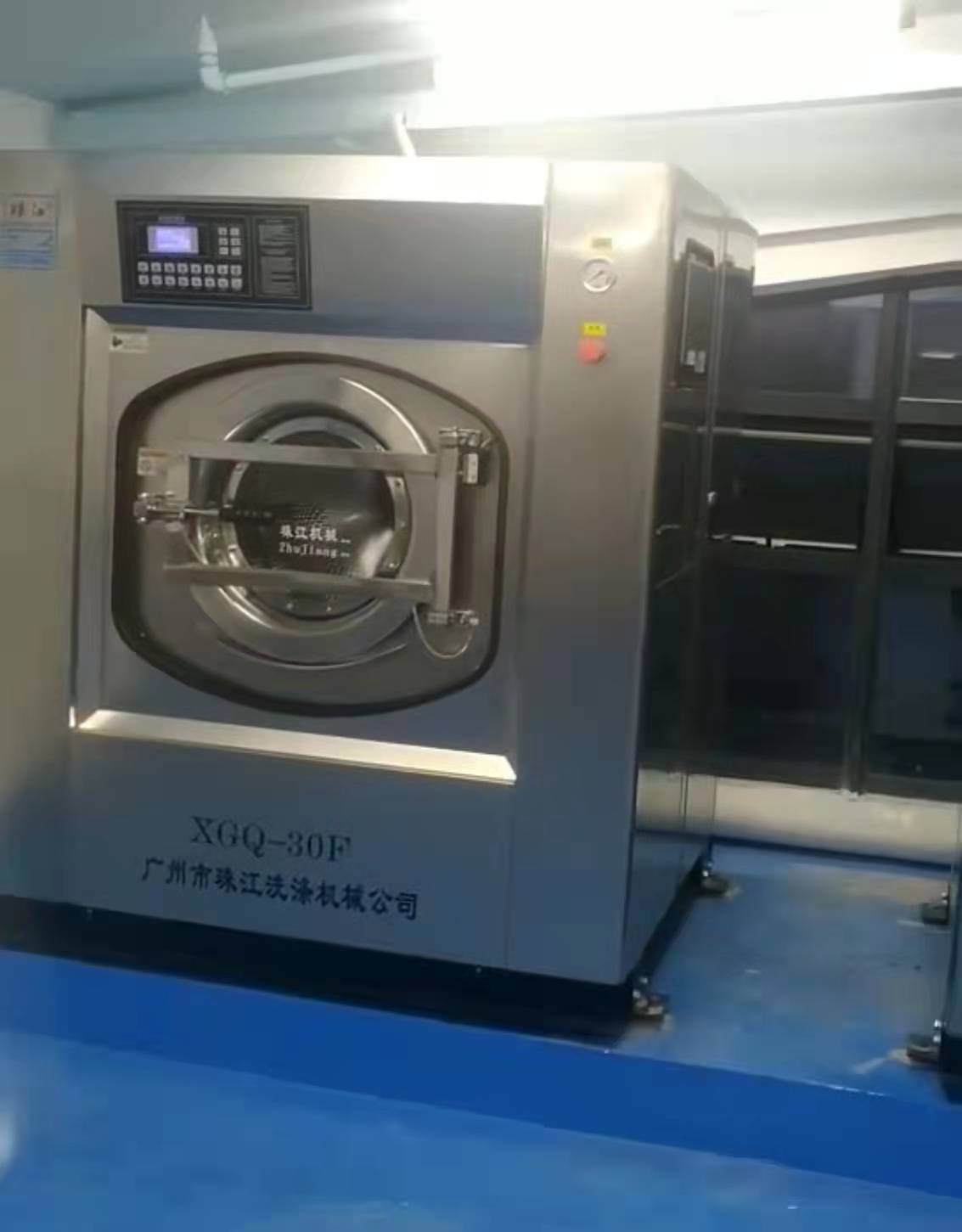 廣東省國產(chǎn)工業(yè)洗衣機(jī)報(bào)價(jià)，酒店洗衣房洗滌專用工業(yè)洗衣機(jī)服務(wù)案例