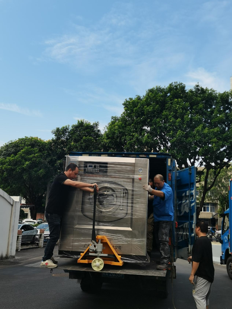 廣州全自動(dòng)工業(yè)用洗衣機(jī)：高效節(jié)能，品質(zhì)保障，滿(mǎn)足酒店多樣化洗滌需求